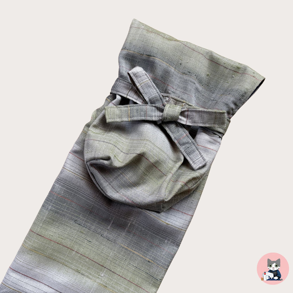 Gray-Green Stripe Pattern