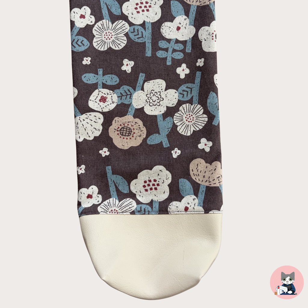 A Nordic Floral (Brown)