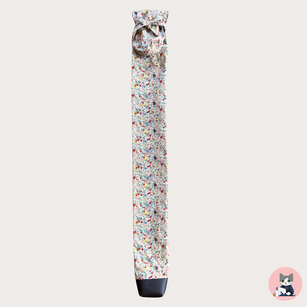 Cats & Tiny flowers (Beige)