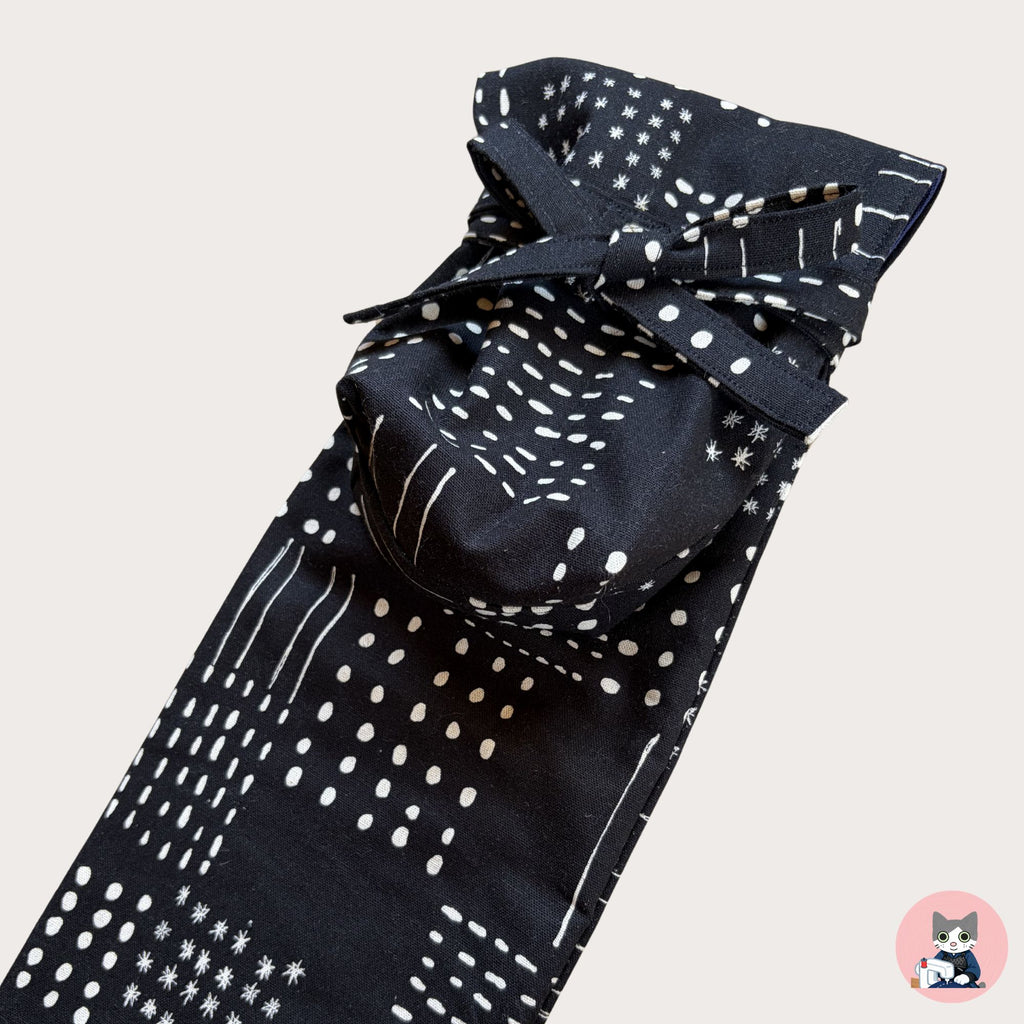 Nordic dots (Black)